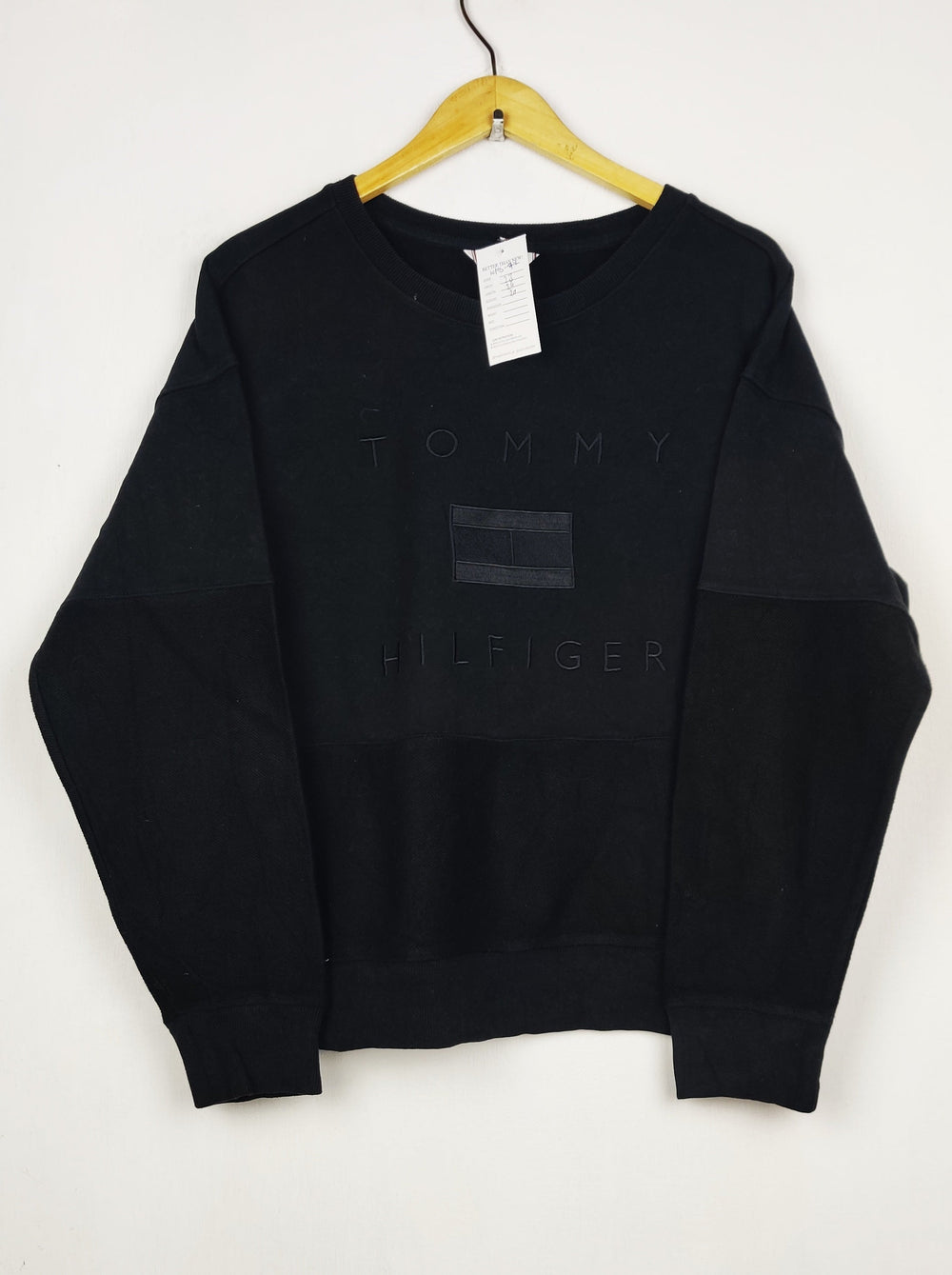 Buy online pre-used pre-loved 100% authentic & Original branded T.O.M.M.Y H.I.L.F.I.G.E.R (WMS-44) available in Pakistan. Top international brands avilable.