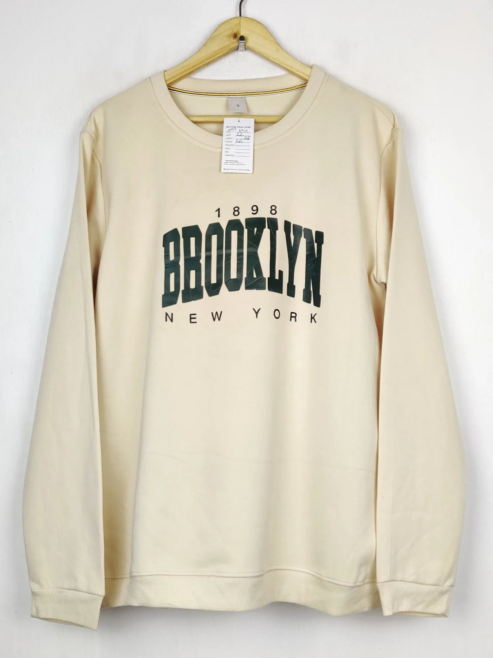 Buy online pre-used pre-loved 100% authentic & Original branded Brooklyn (WMS-690) available in Pakistan. Top international brands avilable.