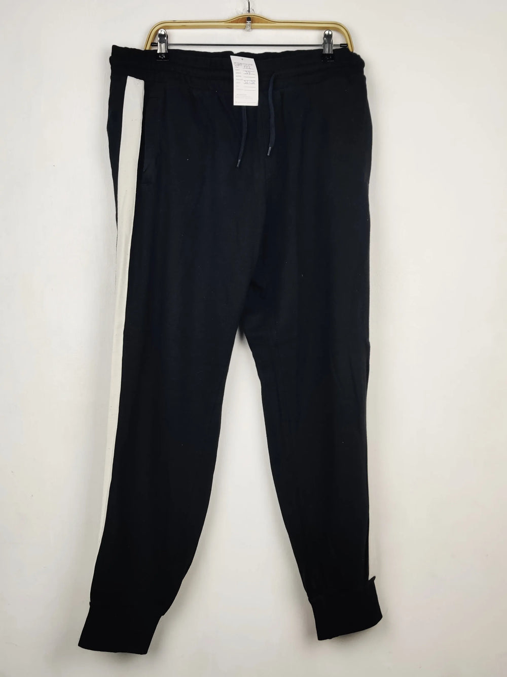 Buy online pre-used pre-loved 100% authentic & Original branded H&M (WMT-172) available in Pakistan. Top international brands avilable.
