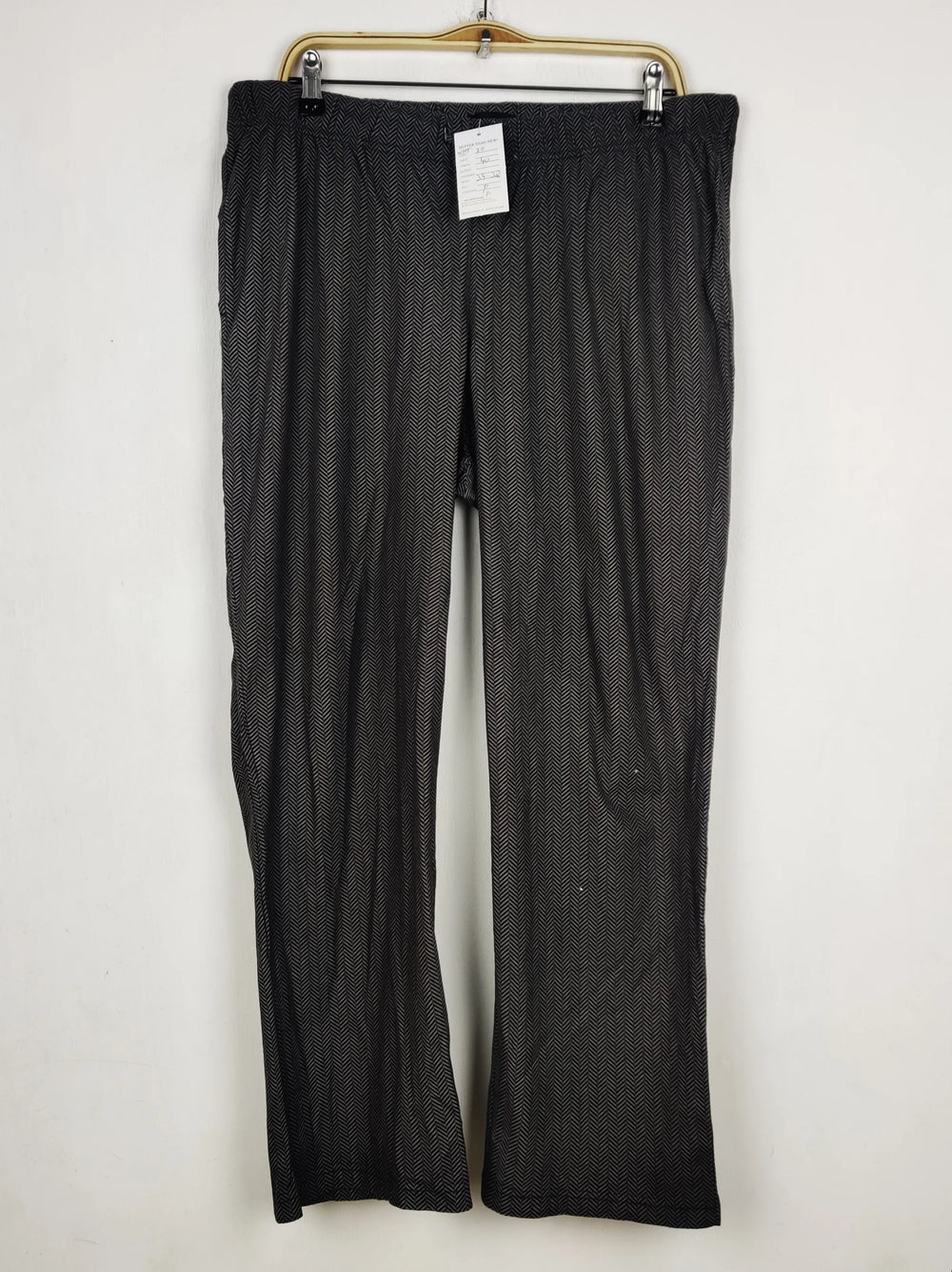Buy online pre-used pre-loved 100% authentic & Original branded Lounge (WMT-211) available in Pakistan. Top international brands avilable.
