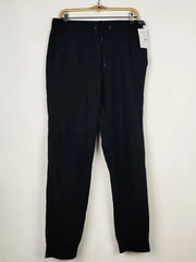 Buy online pre-used pre-loved 100% authentic & Original branded Uniqlo (WMT-300) available in Pakistan. Top international brands avilable.