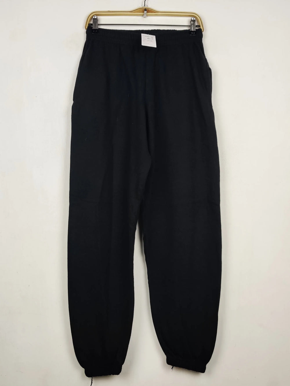 Buy online pre-used pre-loved 100% authentic & Original branded Fruit Of The Loom (WMT-36) available in Pakistan. Top international brands avilable.