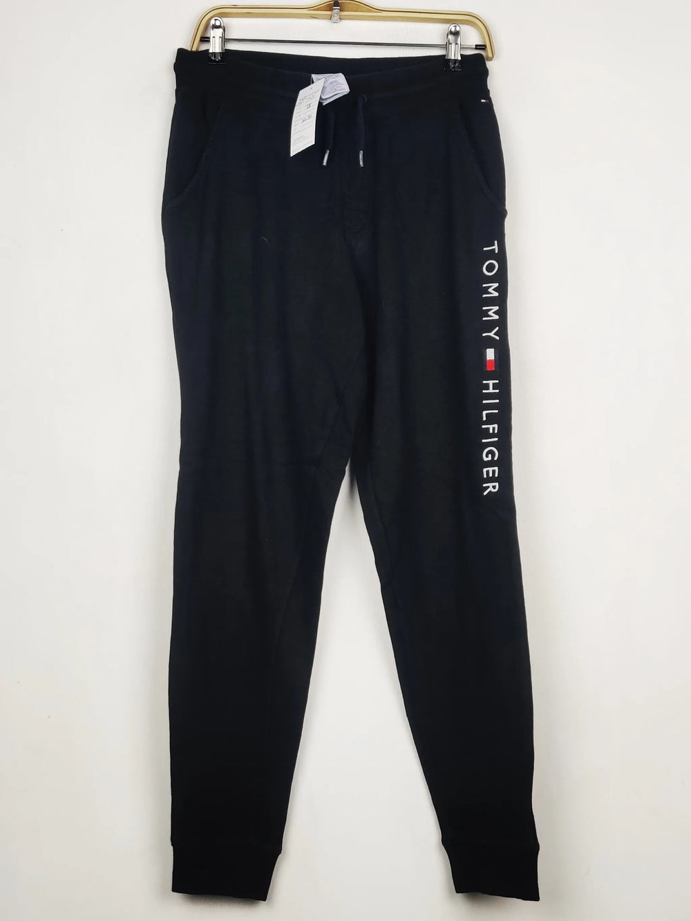 Buy online pre-used pre-loved 100% authentic & Original branded T.O.M.M.Y H.I.L.F.I.G.E.R (WMT-426) available in Pakistan. Top international brands avilable.