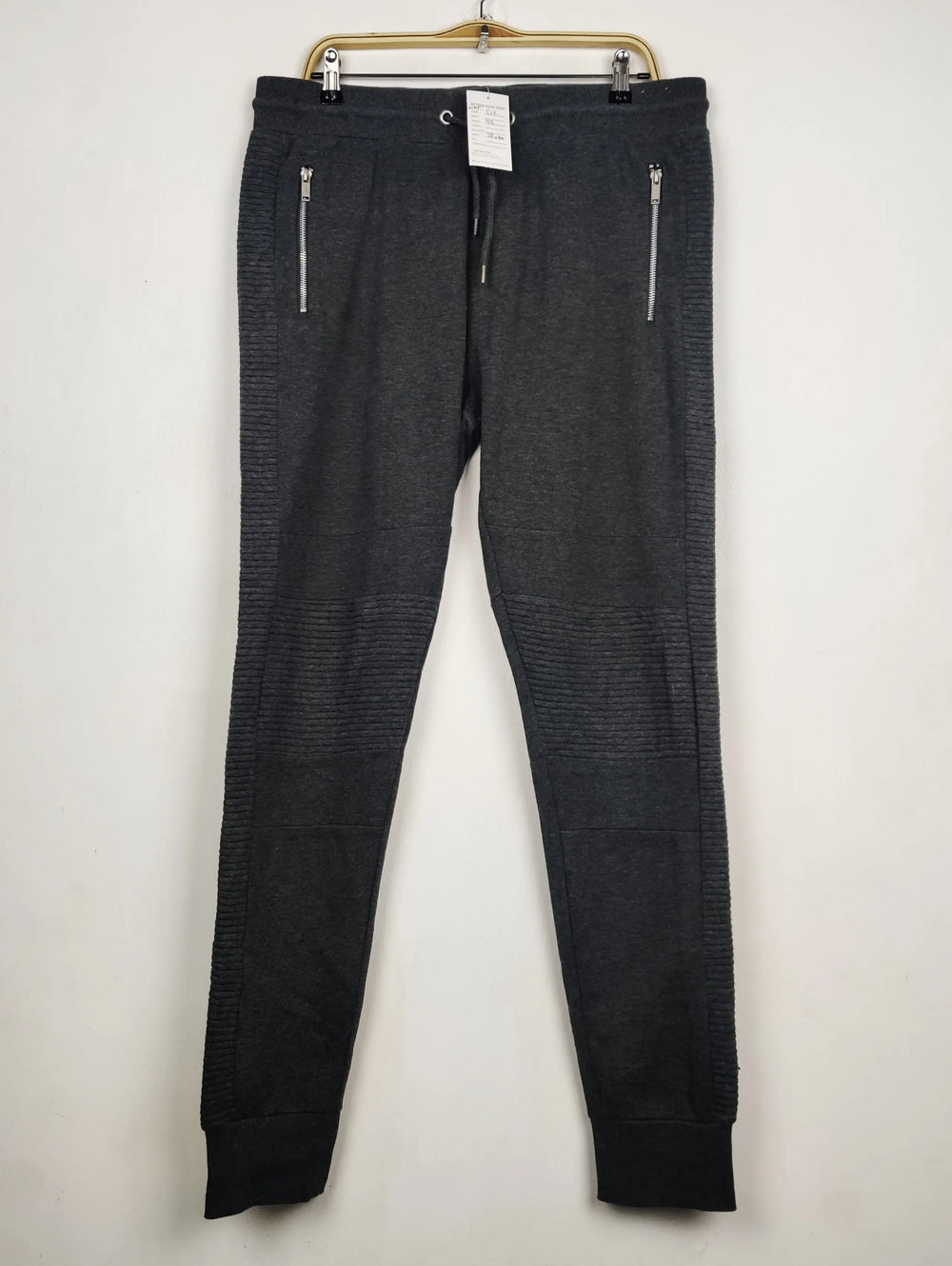 Buy online pre-used pre-loved 100% authentic & Original branded Primark (WMT-512) available in Pakistan. Top international brands avilable.