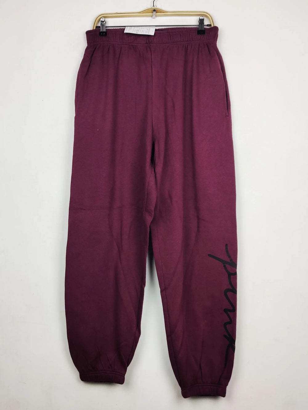 Buy online pre-used pre-loved 100% authentic & Original branded V.I.C.T.O.R.I.A.'.S S.E.C.R.E.T (WMT-539) available in Pakistan. Top international brands avilable.
