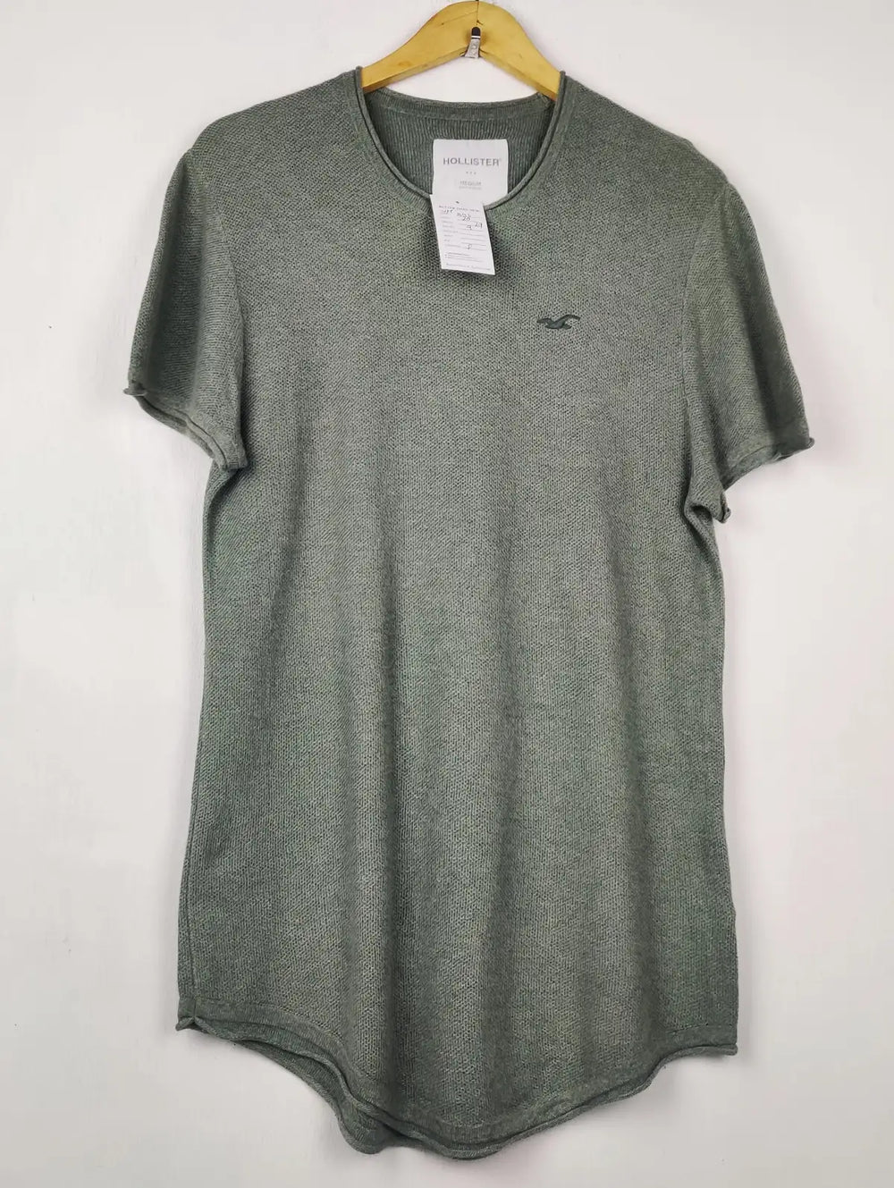 Buy online pre-used pre-loved 100% authentic & Original branded Hollister (WPP-896) available in Pakistan. Top international brands avilable.