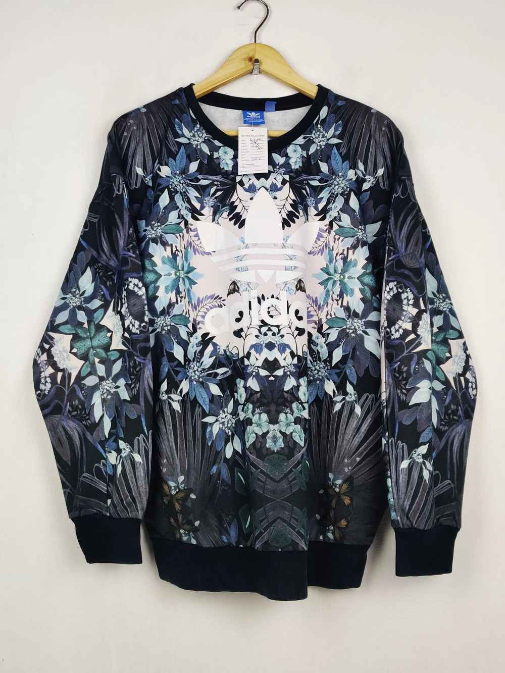Buy online pre-used pre-loved 100% authentic & Original branded A.D.I.D.A.S (WS-04) available in Pakistan. Top international brands avilable.