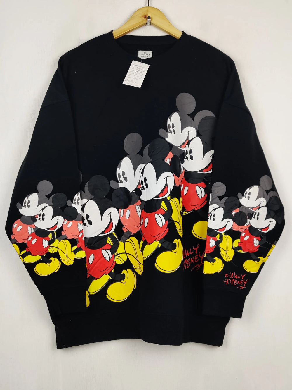 Buy online pre-used pre-loved 100% authentic & Original branded Mickey Mouse (WS-21) available in Pakistan. Top international brands avilable.