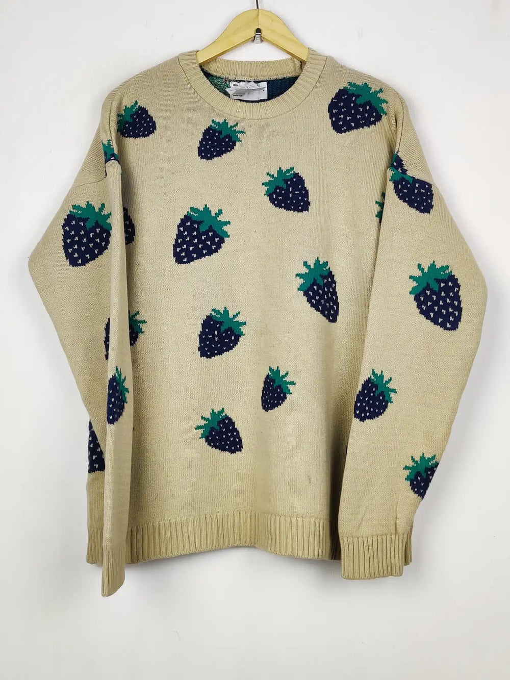 Buy online pre-used pre-loved 100% authentic & Original branded Asos (WT-10526) available in Pakistan. Top international brands avilable.