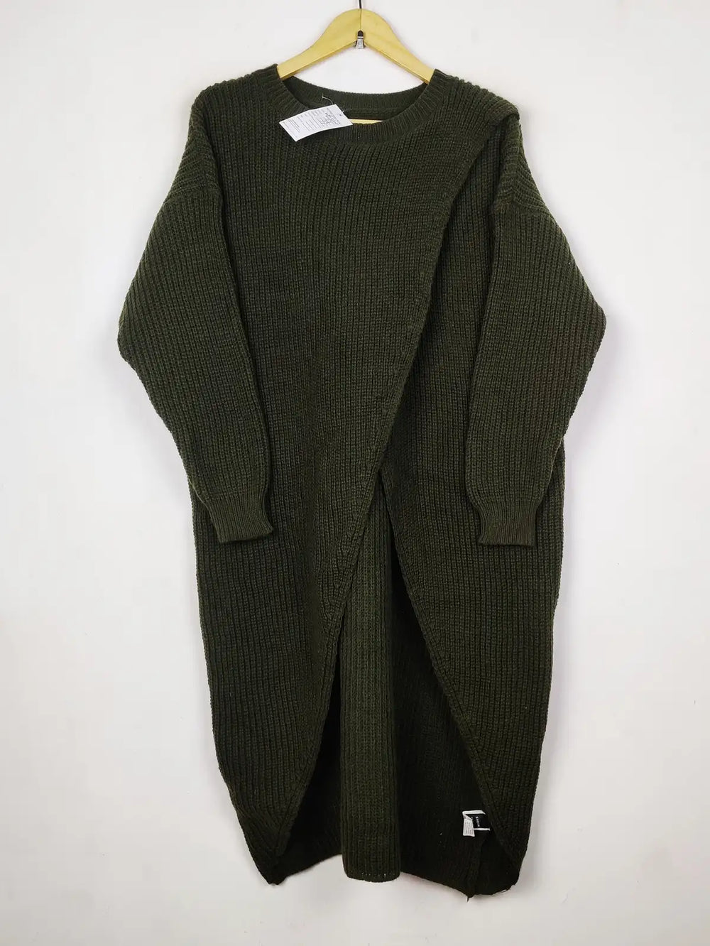 Buy online pre-used pre-loved 100% authentic & Original branded Shein (WT-10610) available in Pakistan. Top international brands avilable.