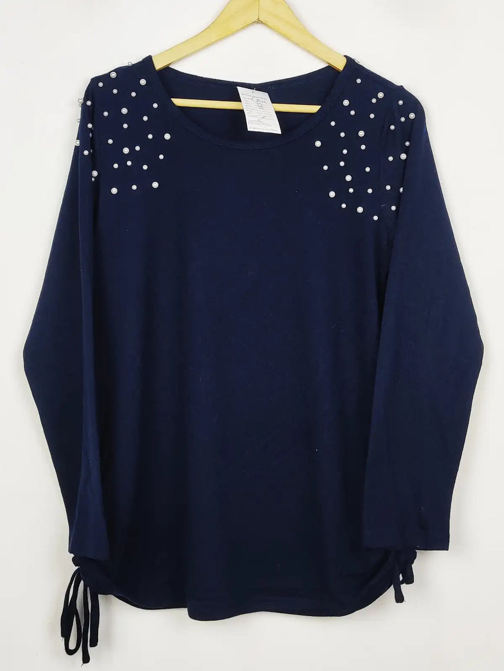 Buy online pre-used pre-loved 100% authentic & Original branded Unknown Brand (WT-10643) available in Pakistan. Top international brands avilable.