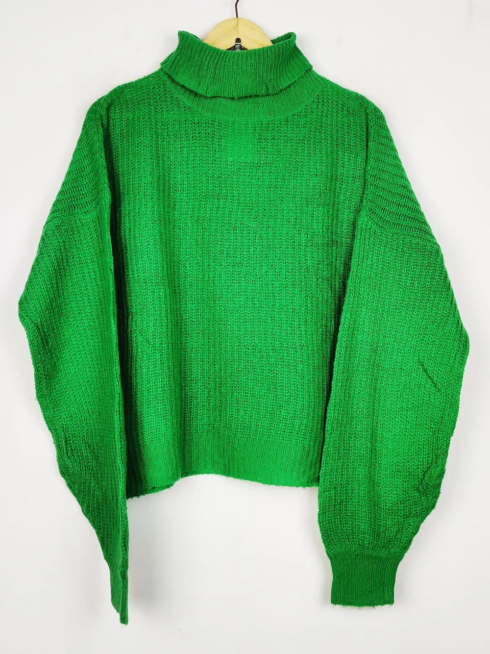 Buy online pre-used pre-loved 100% authentic & Original branded Threadbare (WT-10704) available in Pakistan. Top international brands avilable.