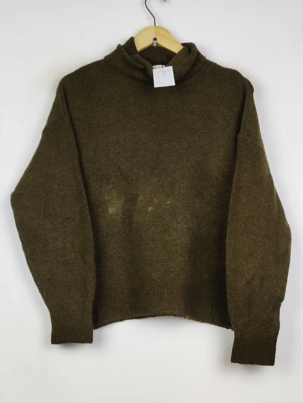 Buy online pre-used pre-loved 100% authentic & Original branded H&M (WT-10911) available in Pakistan. Top international brands avilable.
