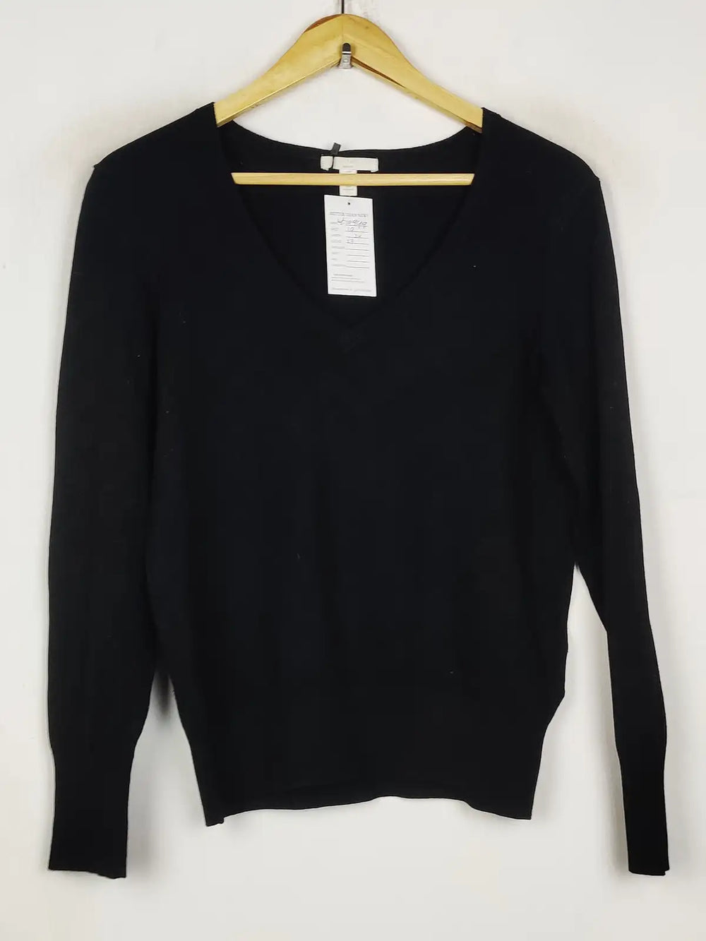 Buy online pre-used pre-loved 100% authentic & Original branded H&M (WT-10949) available in Pakistan. Top international brands avilable.