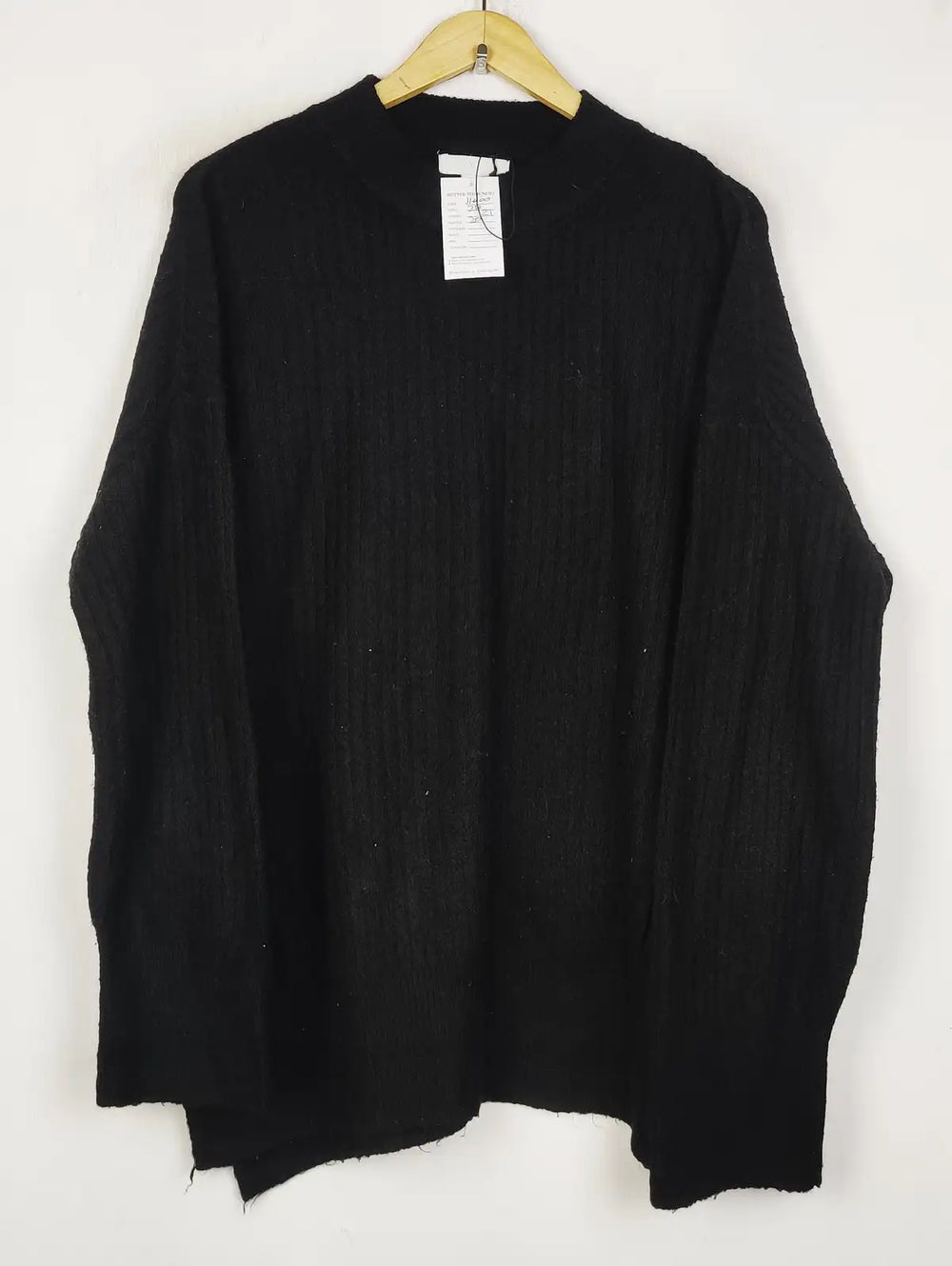 Buy online pre-used pre-loved 100% authentic & Original branded H&M (WT-11000) available in Pakistan. Top international brands avilable.