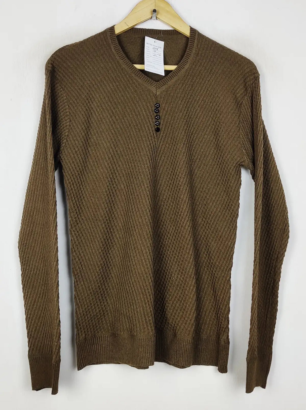 Buy online pre-used pre-loved 100% authentic & Original branded Unknown Brand (WT-11001) available in Pakistan. Top international brands avilable.