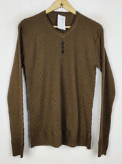 Buy online pre-used pre-loved 100% authentic & Original branded Unknown Brand (WT-11001) available in Pakistan. Top international brands avilable.