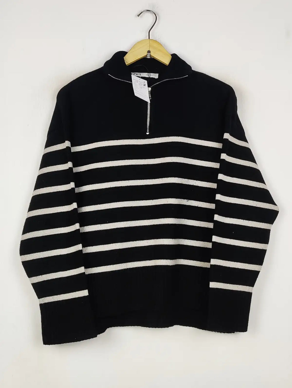 Buy online pre-used pre-loved 100% authentic & Original branded Zara (WT-11018) available in Pakistan. Top international brands avilable.