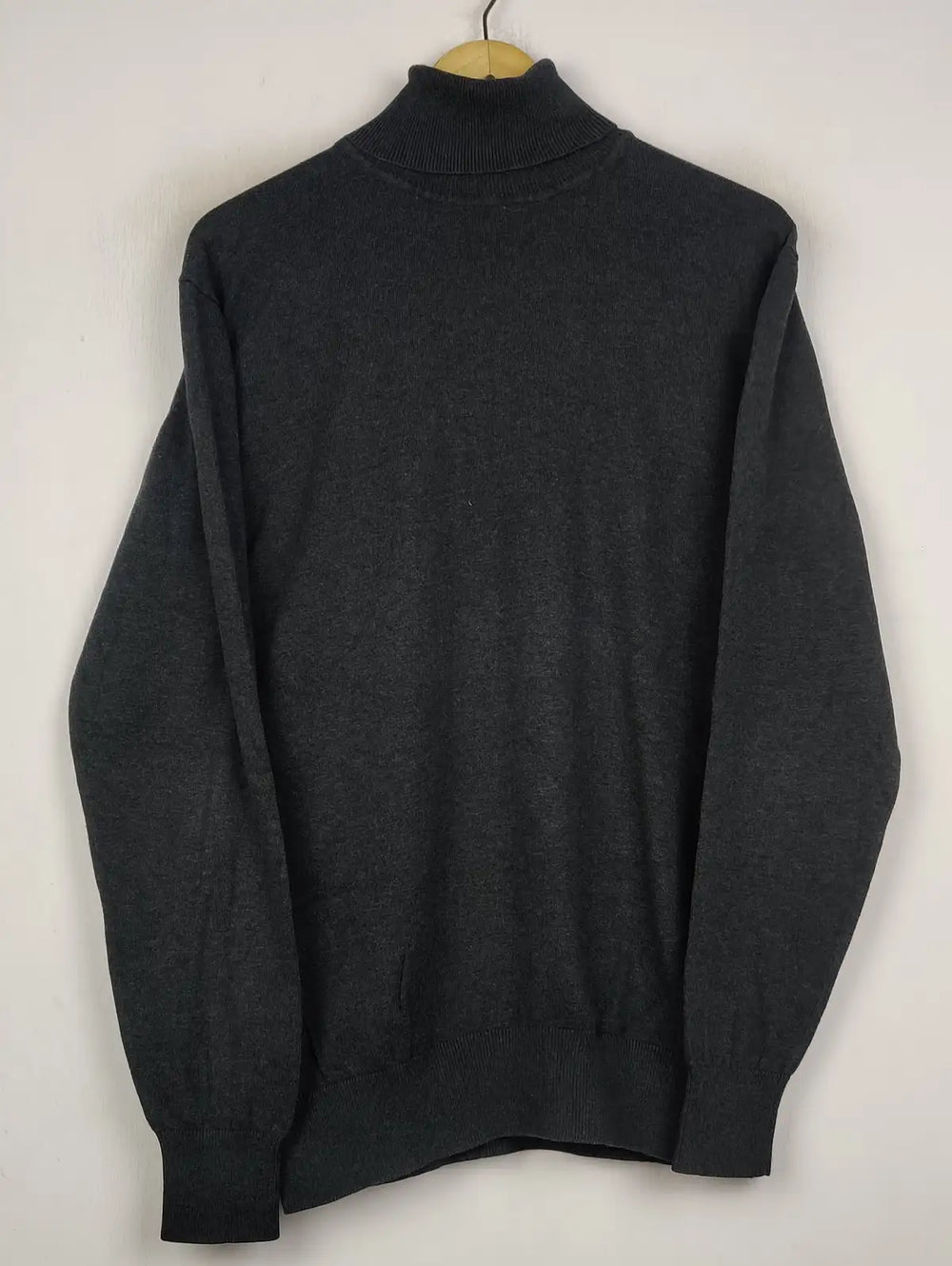 Buy online pre-used pre-loved 100% authentic & Original branded Angelo Litrico (WT-11076) available in Pakistan. Top international brands avilable.