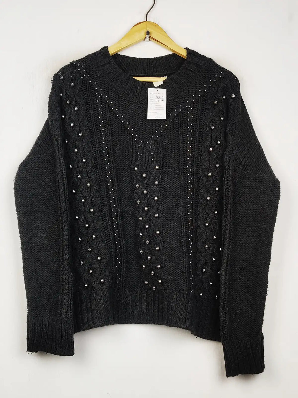 Buy online pre-used pre-loved 100% authentic & Original branded H&M (WT-11149) available in Pakistan. Top international brands avilable.