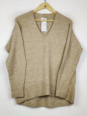 Buy online pre-used pre-loved 100% authentic & Original branded H&M (WT-11160) available in Pakistan. Top international brands avilable.