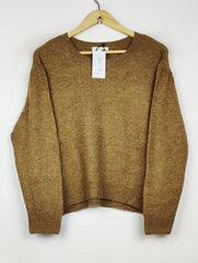 Buy online pre-used pre-loved 100% authentic & Original branded H&M (WT-11165) available in Pakistan. Top international brands avilable.