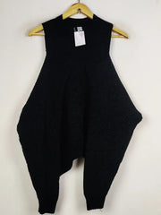 Buy online pre-used pre-loved 100% authentic & Original branded H&M (WT-11299) available in Pakistan. Top international brands avilable.