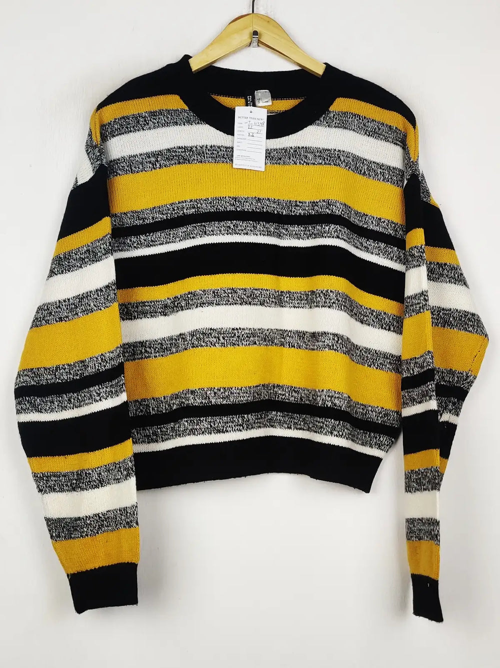 Buy online pre-used pre-loved 100% authentic & Original branded H&M (WT-11348) available in Pakistan. Top international brands avilable.