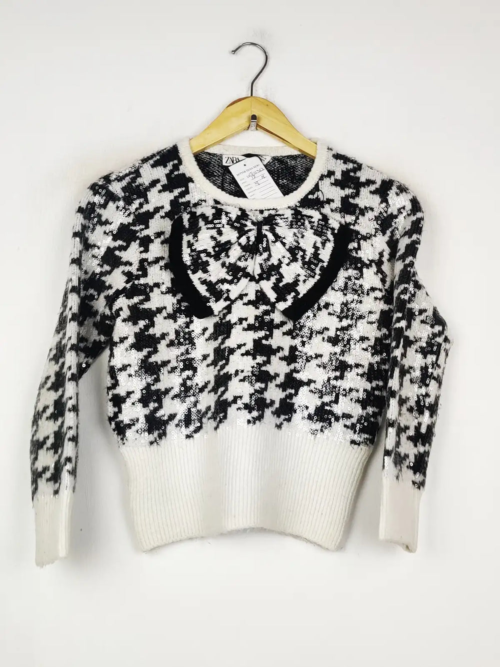 Buy online pre-used pre-loved 100% authentic & Original branded Zara (WT-11362) available in Pakistan. Top international brands avilable.