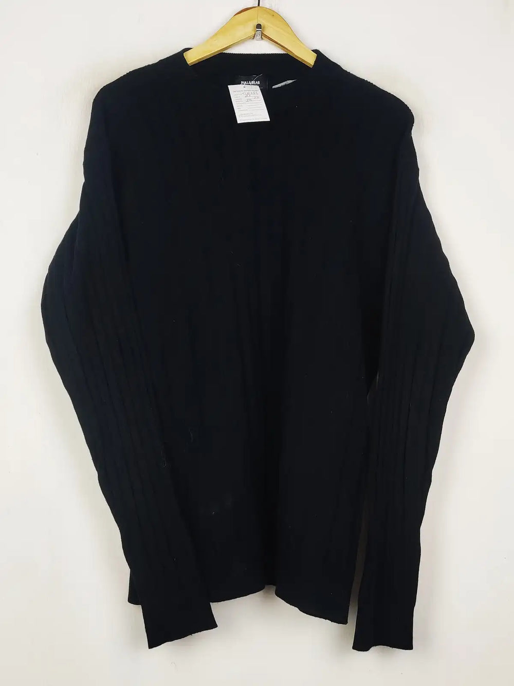 Buy online pre-used pre-loved 100% authentic & Original branded Pull & Bear (WT-11383) available in Pakistan. Top international brands avilable.
