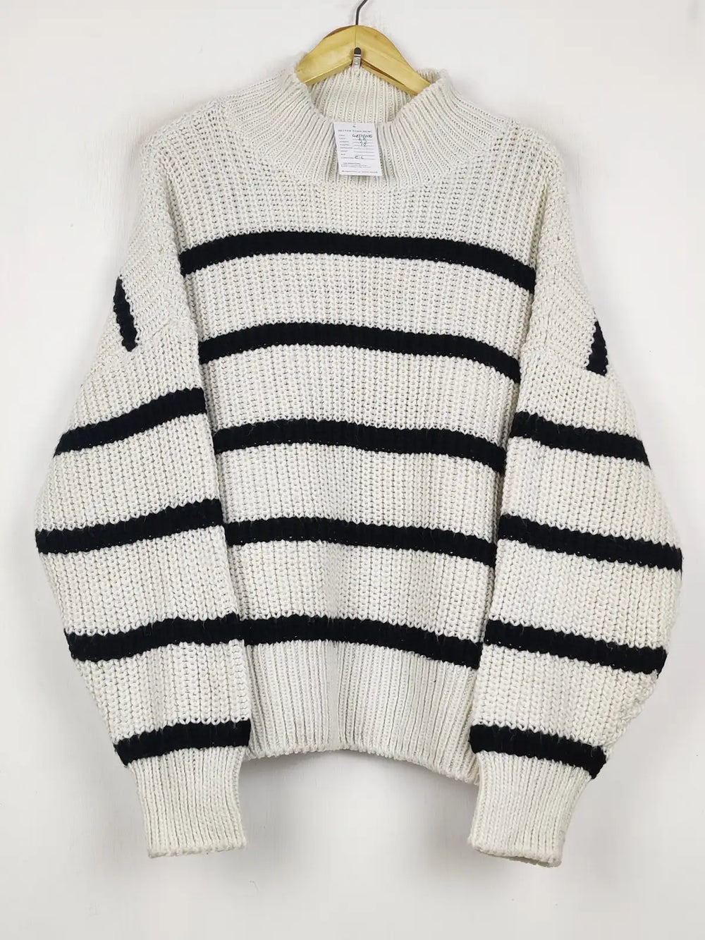 Buy online pre-used pre-loved 100% authentic & Original branded H&M (WT-11405) available in Pakistan. Top international brands avilable.