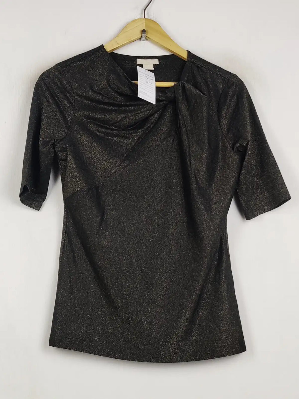 Buy online pre-used pre-loved 100% authentic & Original branded H&M (WT-11501) available in Pakistan. Top international brands avilable.