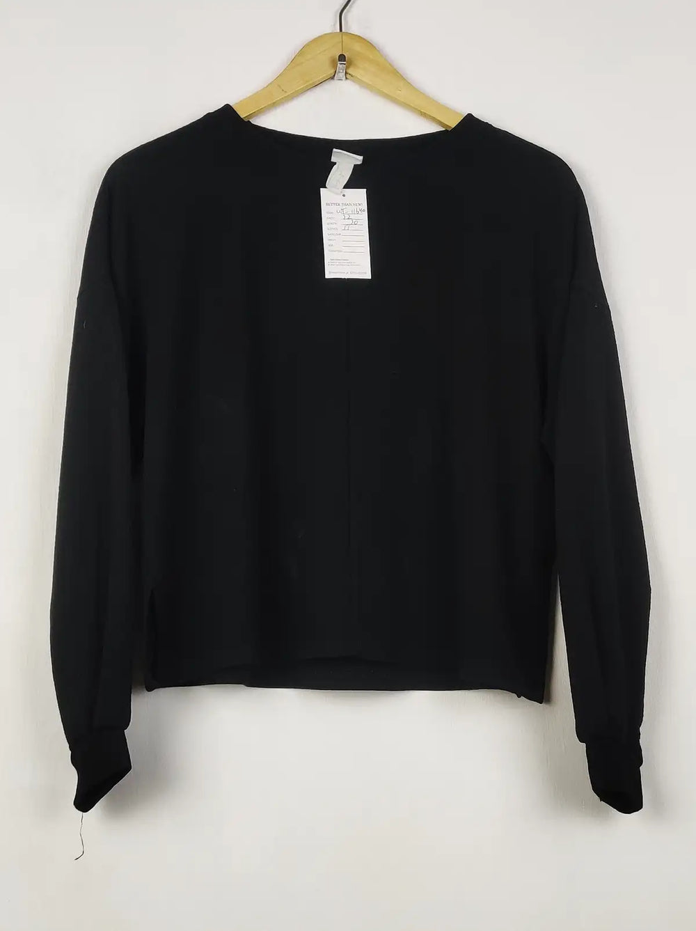 Buy online pre-used pre-loved 100% authentic & Original branded H&M (WT-11640) available in Pakistan. Top international brands avilable.