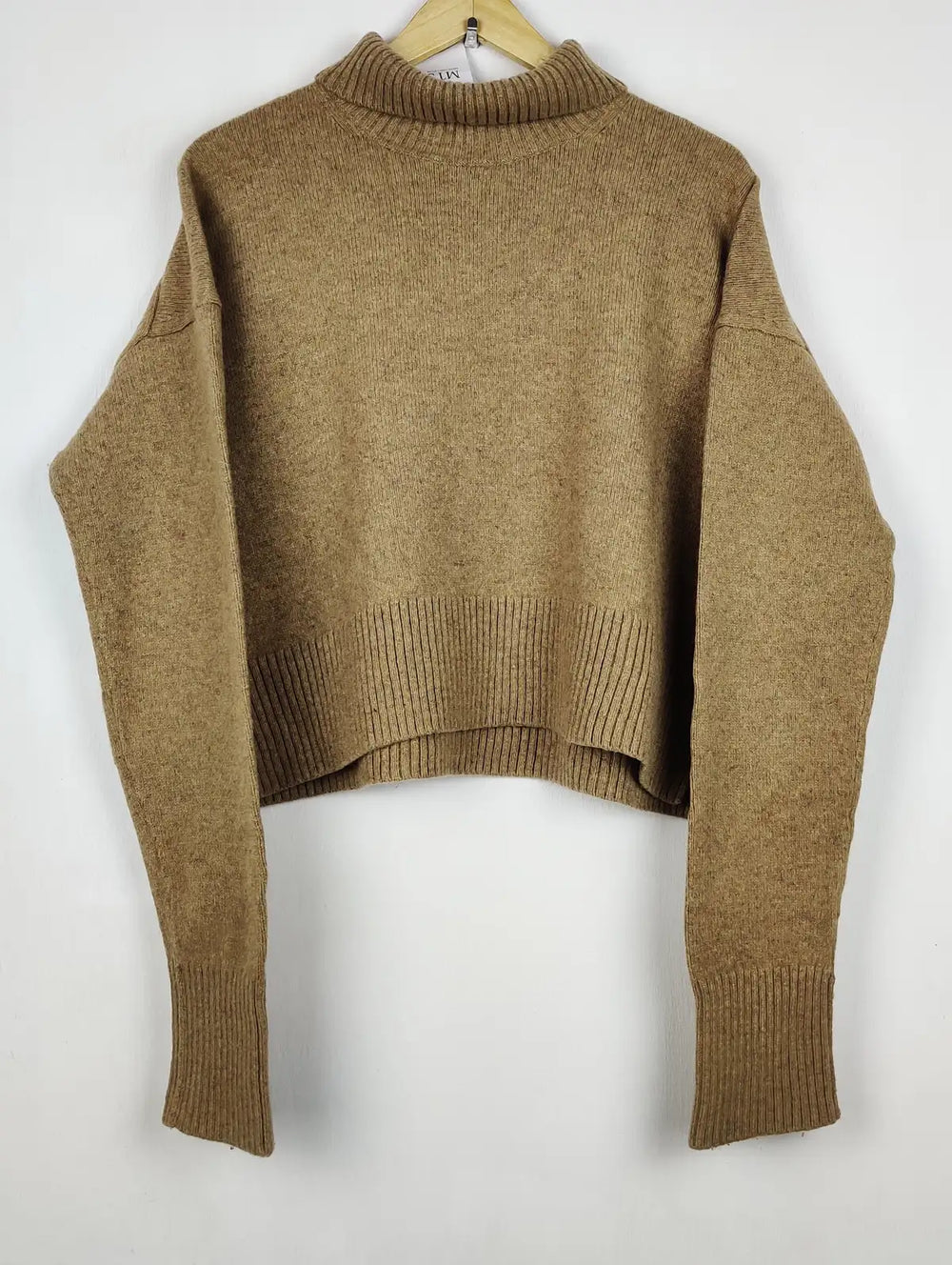 Buy online pre-used pre-loved 100% authentic & Original branded Arket (WT-11672) available in Pakistan. Top international brands avilable.