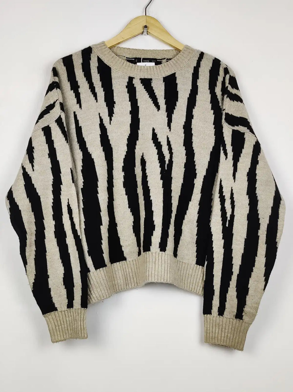 Buy online pre-used pre-loved 100% authentic & Original branded Mango (WT-11703) available in Pakistan. Top international brands avilable.