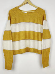 Buy online pre-used pre-loved 100% authentic & Original branded Shrinking Violet (WT-11798) available in Pakistan. Top international brands avilable.
