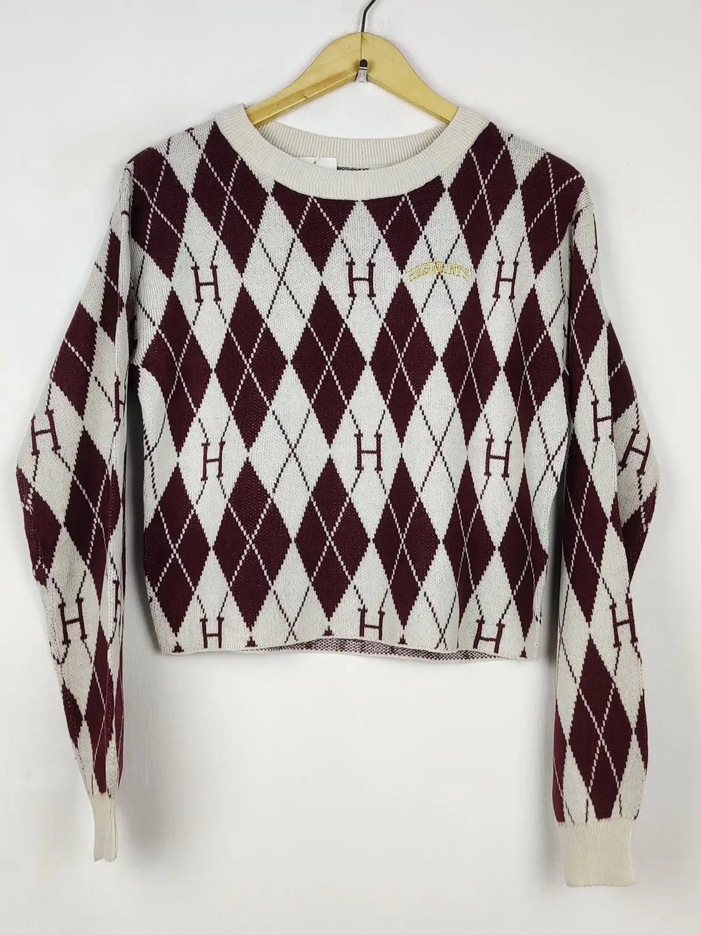 Buy online pre-used pre-loved 100% authentic & Original branded Unknown Brand (WT-11829) available in Pakistan. Top international brands avilable.