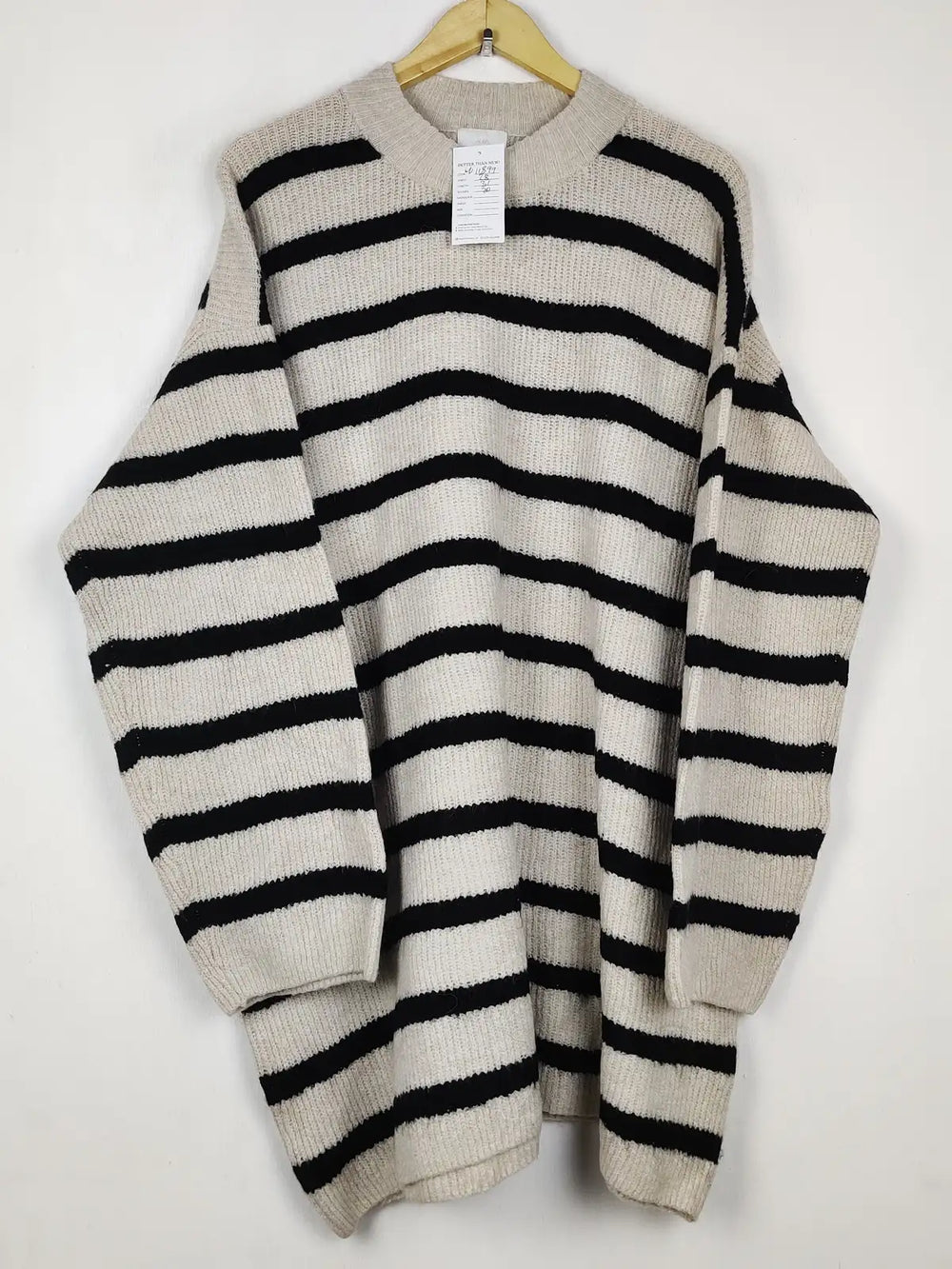 Buy online pre-used pre-loved 100% authentic & Original branded H&M (WT-11899) available in Pakistan. Top international brands avilable.