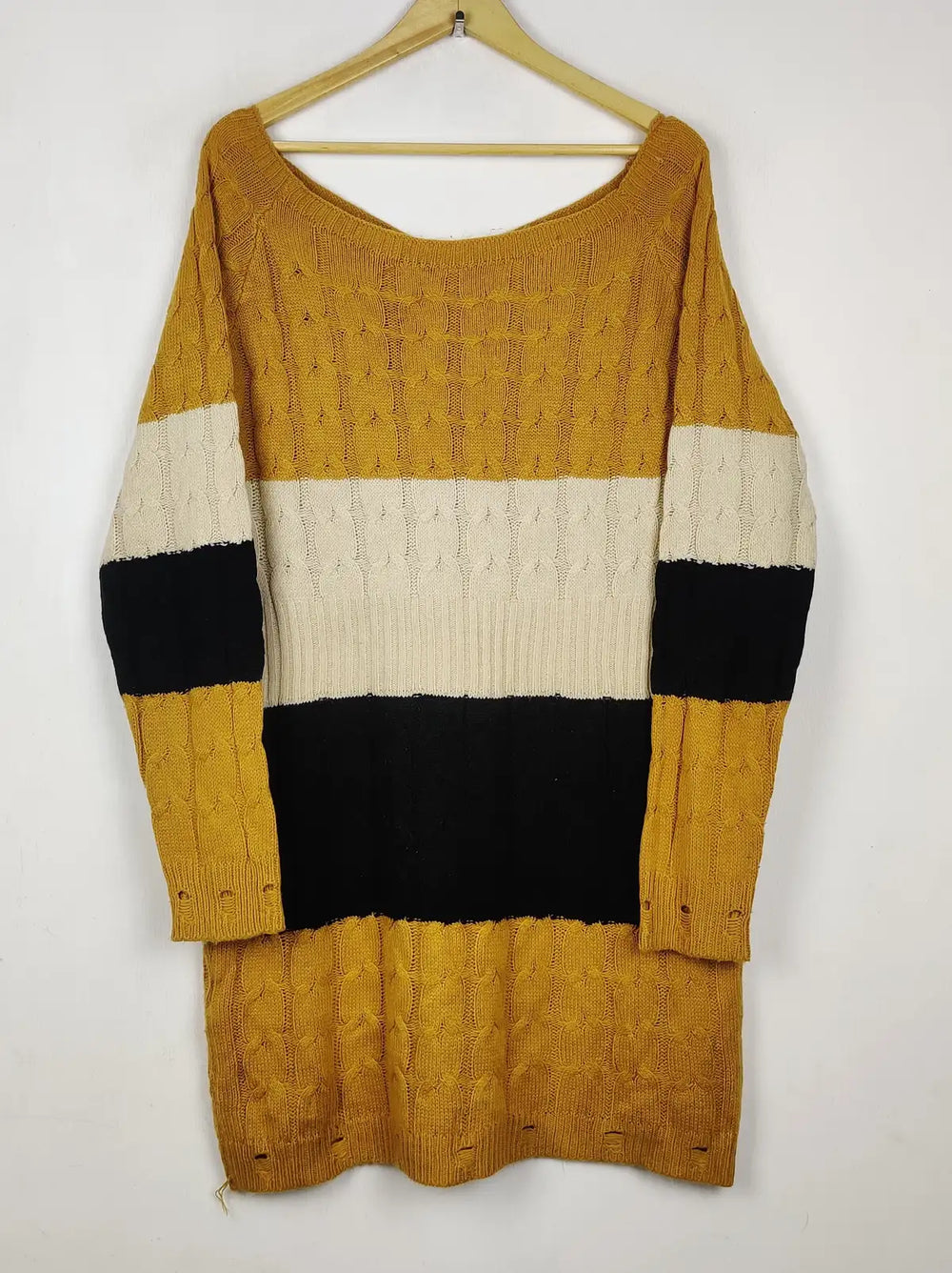 Buy online pre-used pre-loved 100% authentic & Original branded Shein (WT-11903) available in Pakistan. Top international brands avilable.