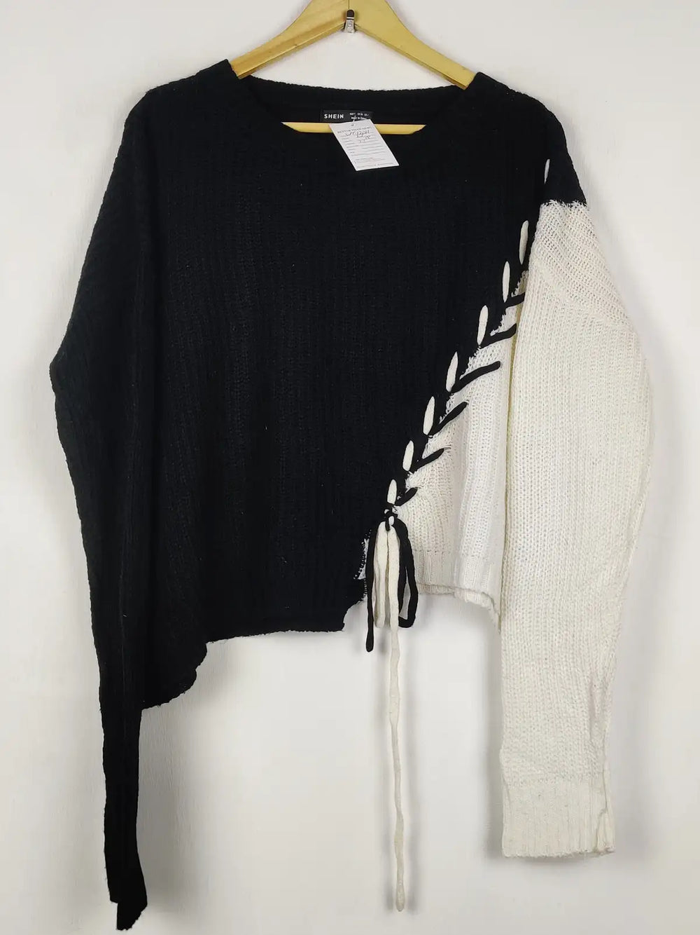 Buy online pre-used pre-loved 100% authentic & Original branded Shein (WT-12011) available in Pakistan. Top international brands avilable.