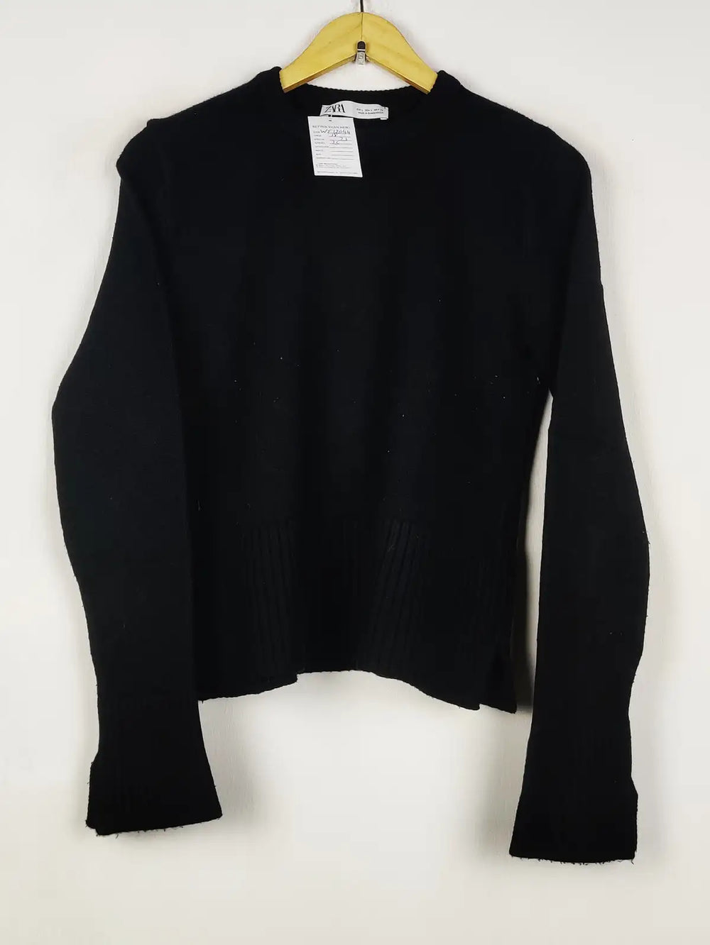 Buy online pre-used pre-loved 100% authentic & Original branded Zara (WT-12044) available in Pakistan. Top international brands avilable.
