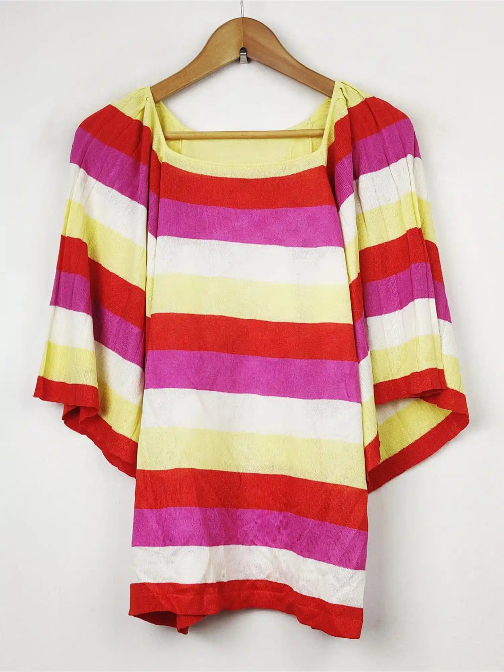 Buy online pre-used pre-loved 100% authentic & Original branded Gallery (WT-3503) available in Pakistan. Top international brands avilable.