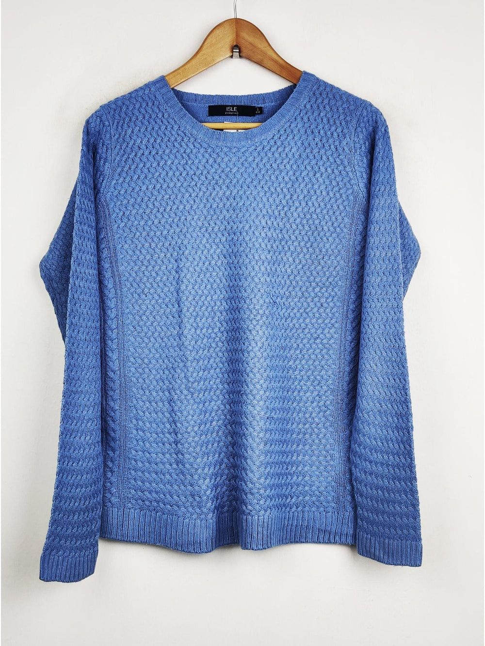 Buy online pre-used pre-loved 100% authentic & Original branded Isle (WT-3562) available in Pakistan. Top international brands avilable.