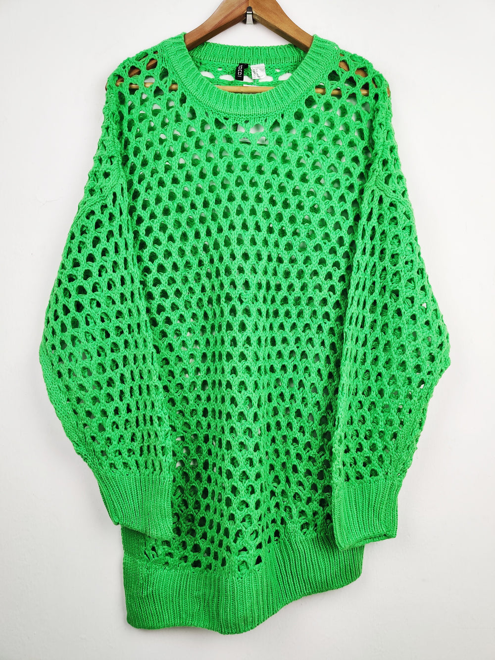 Buy online pre-used pre-loved 100% authentic & Original branded H&M (WT-3977) available in Pakistan. Top international brands avilable.