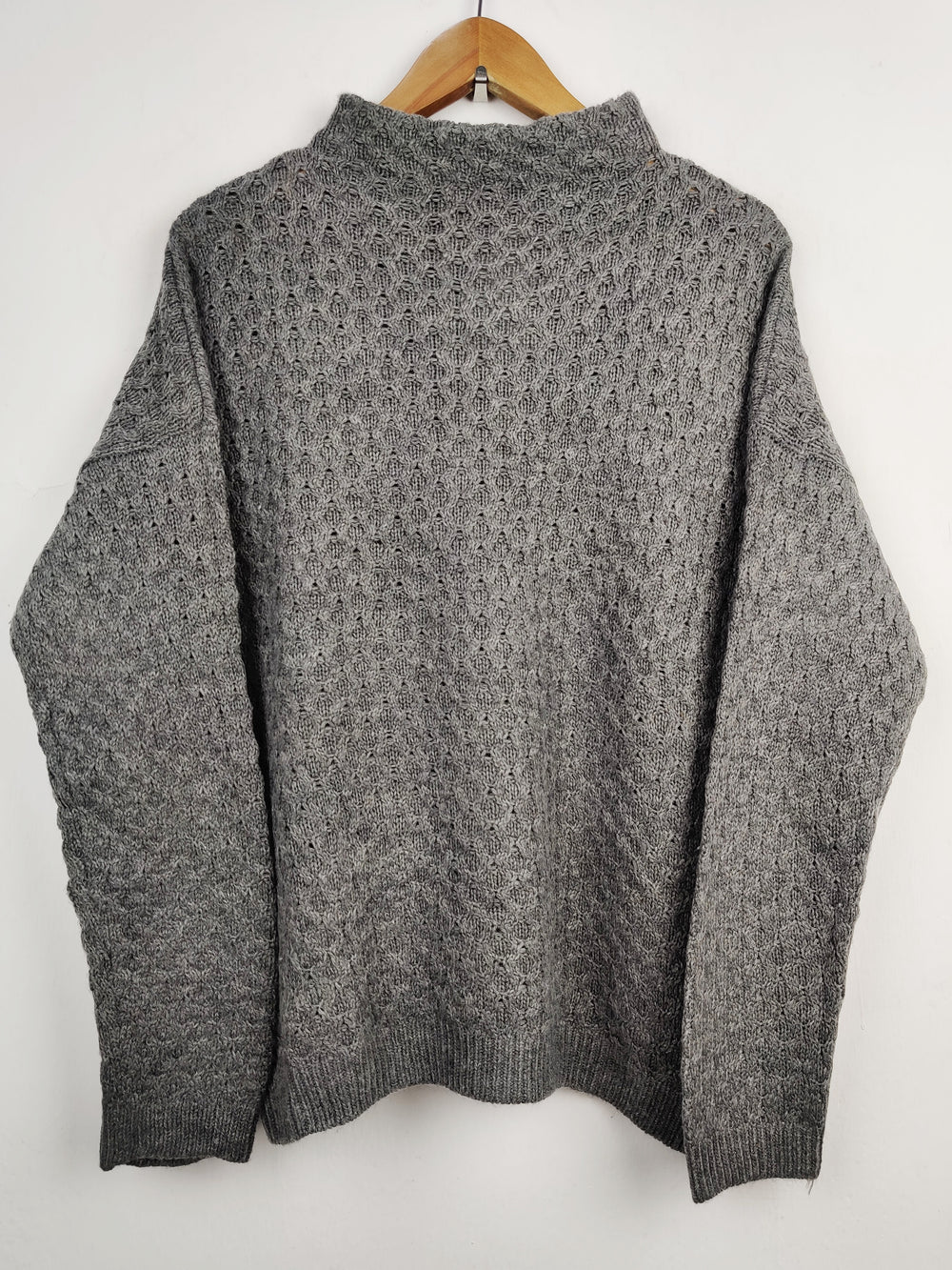 Buy online pre-used pre-loved 100% authentic & Original branded Mango (WT-4011) available in Pakistan. Top international brands avilable.