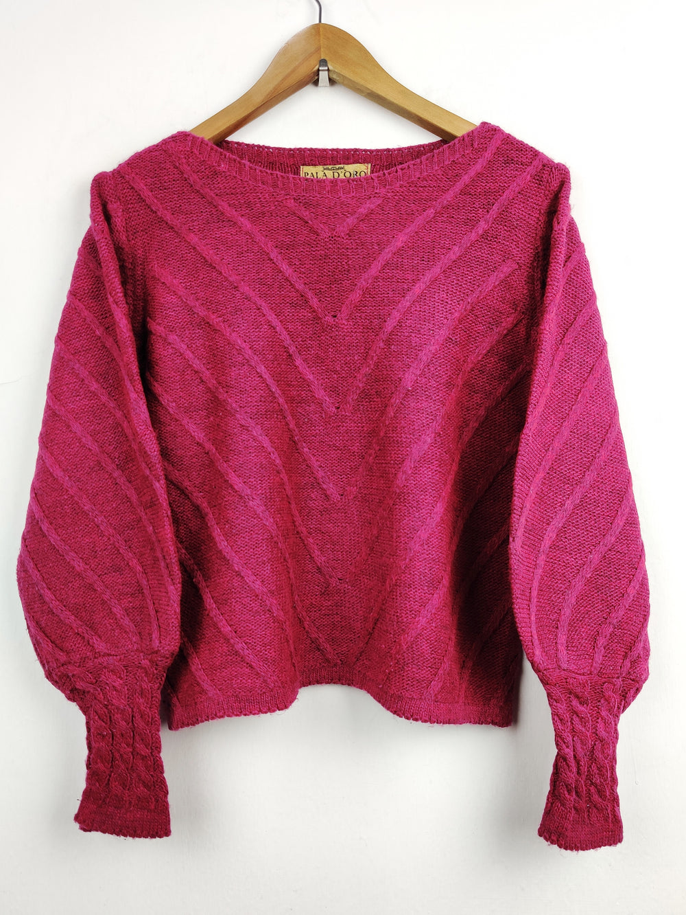 Buy online pre-used pre-loved 100% authentic & Original branded Pala D'Oro (WT-4037) available in Pakistan. Top international brands avilable.