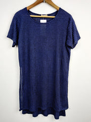 Buy online pre-used pre-loved 100% authentic & Original branded Silk (WT-4056) available in Pakistan. Top international brands avilable.