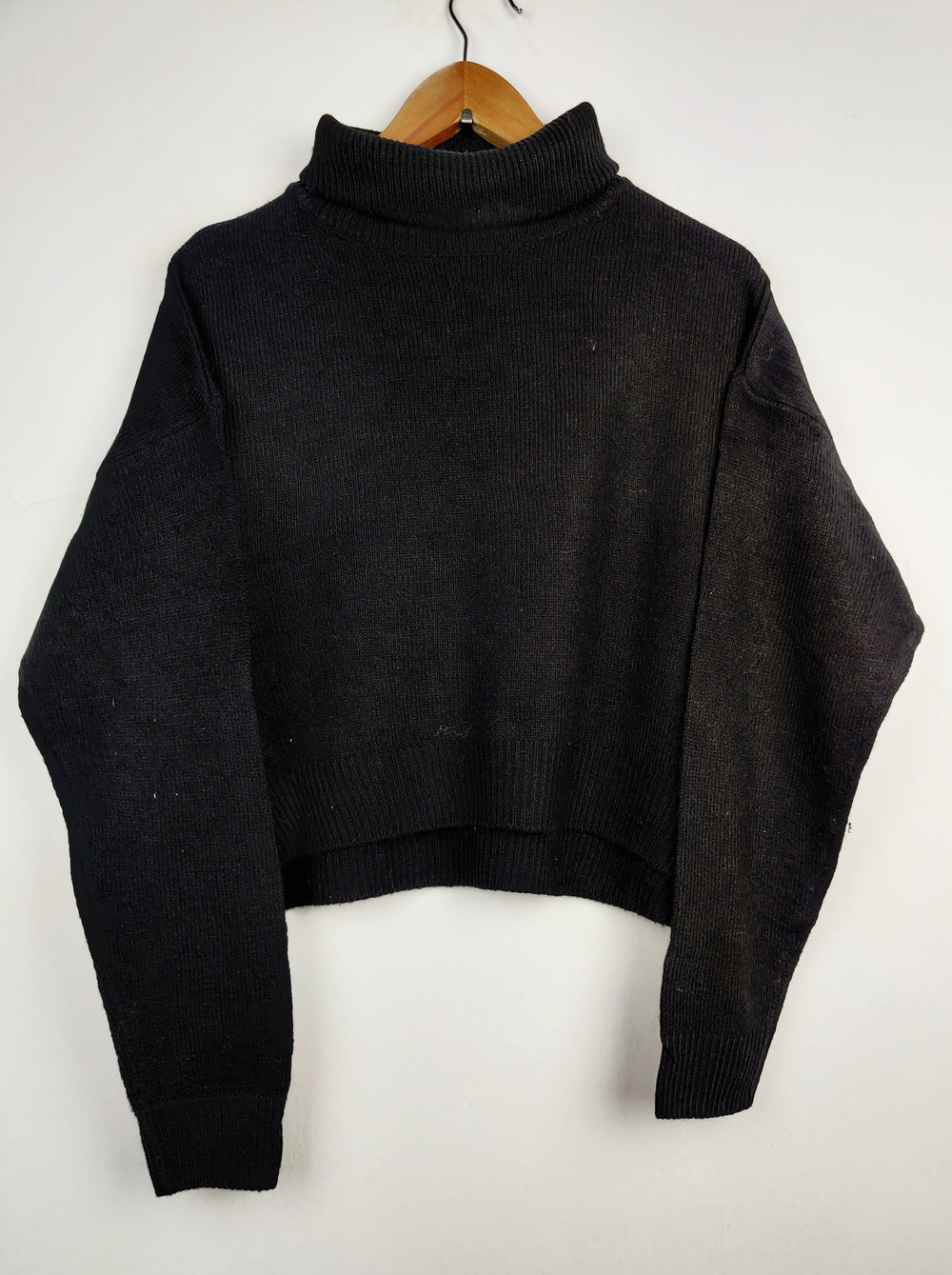 Buy online pre-used pre-loved 100% authentic & Original branded H&M (WT-4075) available in Pakistan. Top international brands avilable.