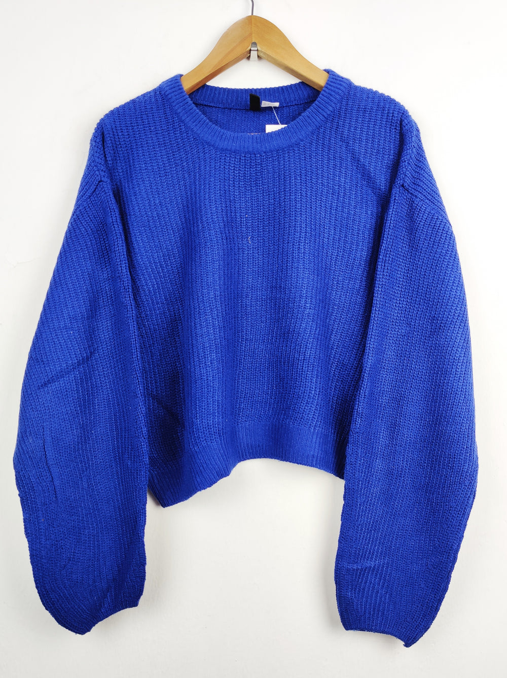 Buy online pre-used pre-loved 100% authentic & Original branded H&M (WT-4076) available in Pakistan. Top international brands avilable.