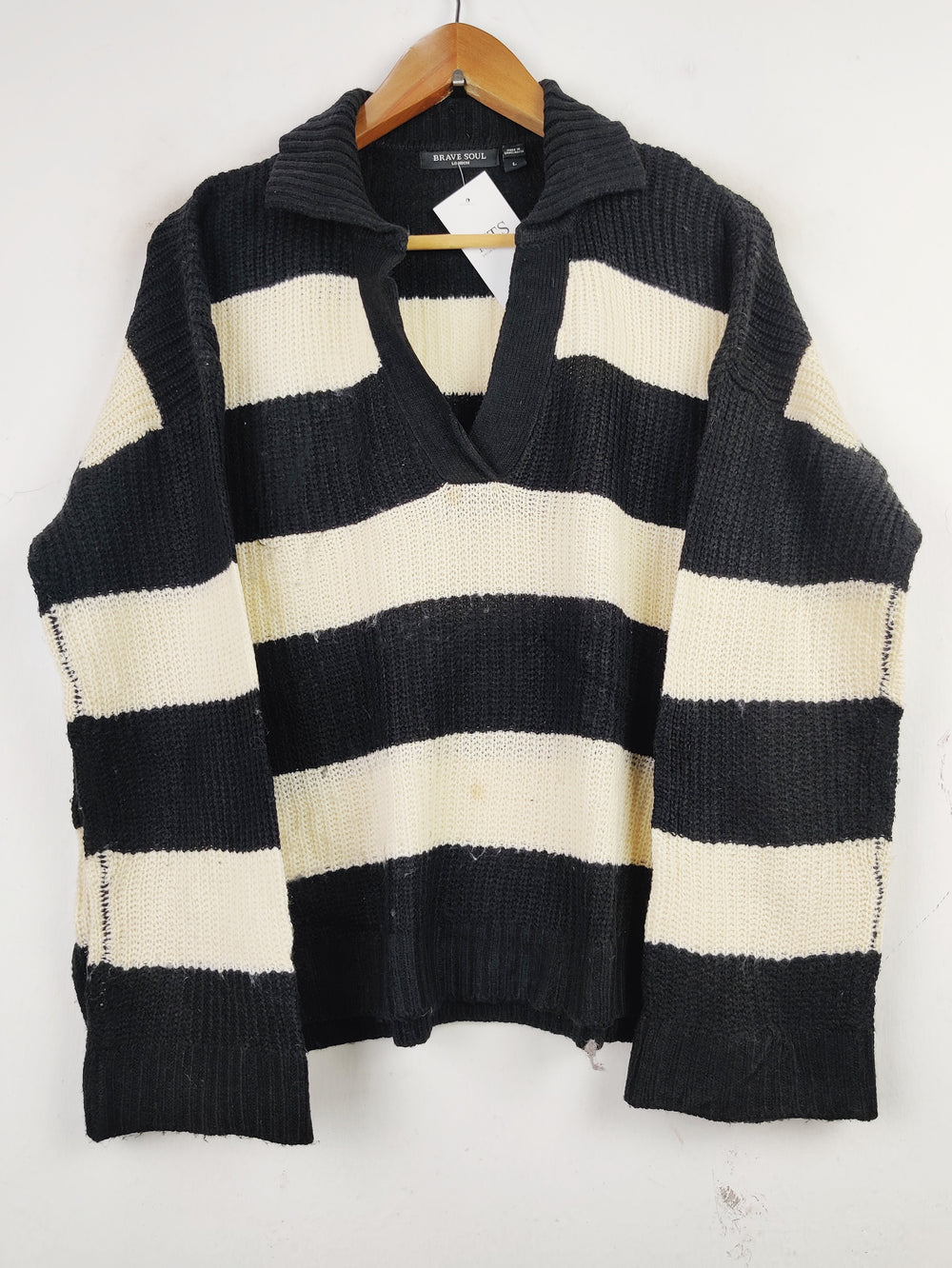 Buy online pre-used pre-loved 100% authentic & Original branded Brave Soul (WT-4339) available in Pakistan. Top international brands avilable.